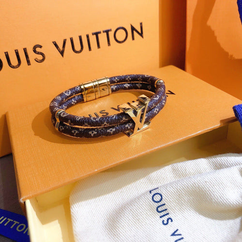 HOTS ELLING – Page 8 – LUCKY